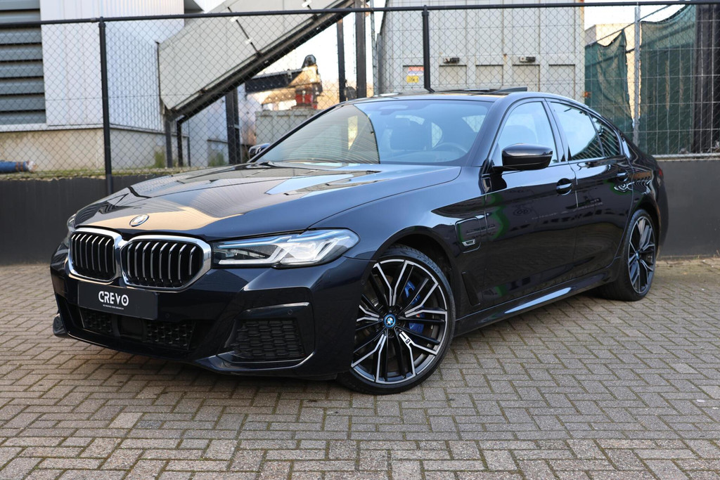 BMW 5 Serie 545e xDrive | HUD | H&K | Keyless | PANO | 51674129-0.jpg | Crevo Cars
